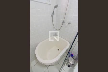 Apartamento à venda com 77m², 2 quartos e 2 vagasBanheiro da Suíte