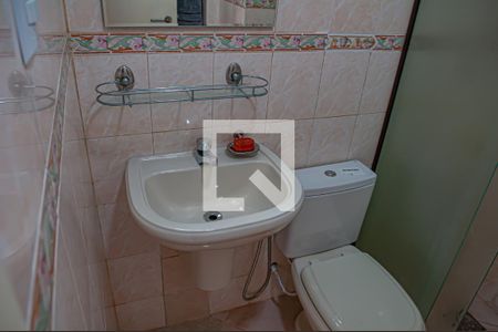 banheiro de apartamento para alugar com 4 quartos, 70m² em Taquara, Rio de Janeiro