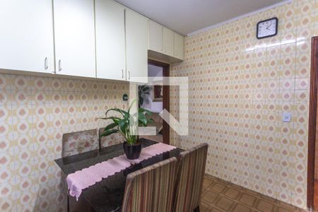 Casa à venda com 120m², 2 quartos e 2 vagas Casa à venda com 120m², 2 quartos e 2 vagasCozinha