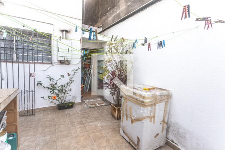 Casa à venda com 120m², 2 quartos e 2 vagas Casa à venda com 120m², 2 quartos e 2 vagasQuintal