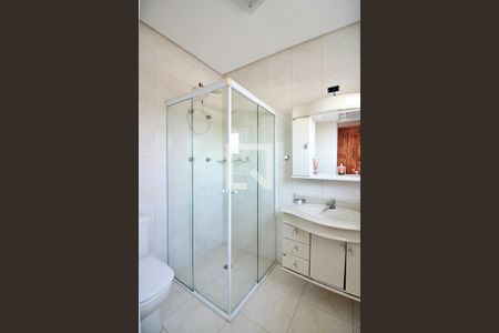 Casa à venda com 413m², 4 quartos e 3 vagasBanheiro do Quarto 1 - Suíte