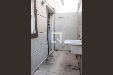 Casa para alugar com 70m², 2 quartos e 1 vagaÁrea de Serviço