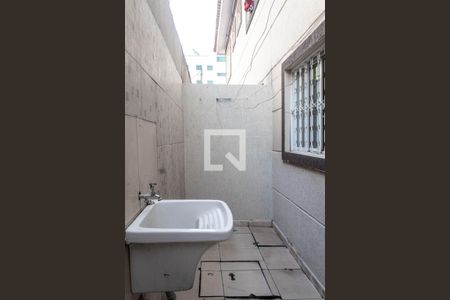 Casa para alugar com 70m², 2 quartos e 1 vagaÁrea de Serviço