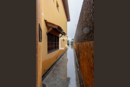 Casa à venda com 230m², 3 quartos e 4 vagasCorredor 