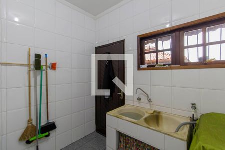 Casa à venda com 230m², 3 quartos e 4 vagasÁrea de Serviço