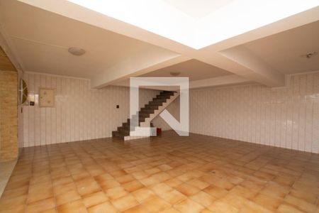 Casa à venda com 200m², 3 quartos e 4 vagas Casa à venda com 200m², 3 quartos e 4 vagasGaragem