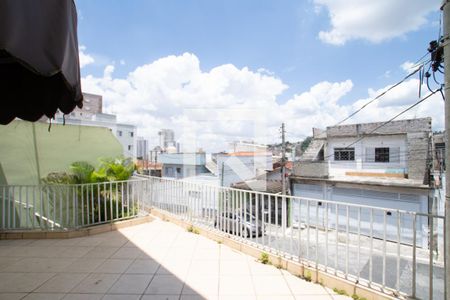 Casa à venda com 200m², 3 quartos e 4 vagas Casa à venda com 200m², 3 quartos e 4 vagasVaranda