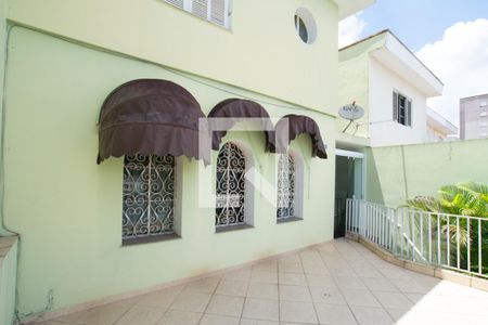 Casa à venda com 200m², 3 quartos e 4 vagas Casa à venda com 200m², 3 quartos e 4 vagasVaranda