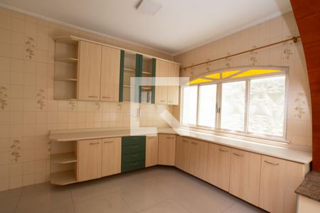 Casa à venda com 200m², 3 quartos e 4 vagas Casa à venda com 200m², 3 quartos e 4 vagasCopa