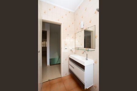 Casa à venda com 200m², 3 quartos e 4 vagas Casa à venda com 200m², 3 quartos e 4 vagasBanheiro Corredor