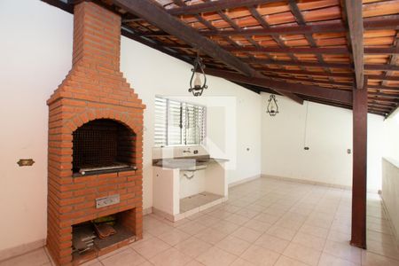 Casa à venda com 200m², 3 quartos e 4 vagas Casa à venda com 200m², 3 quartos e 4 vagasChurrasqueira