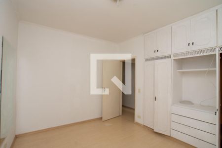 Casa à venda com 200m², 3 quartos e 4 vagas Casa à venda com 200m², 3 quartos e 4 vagasQuarto 3