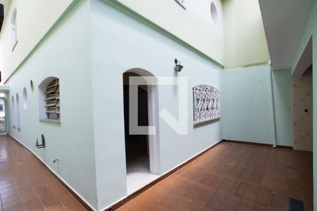 Casa à venda com 200m², 3 quartos e 4 vagas Casa à venda com 200m², 3 quartos e 4 vagasQuintal