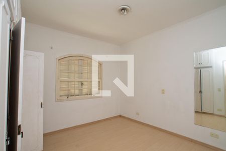 Casa à venda com 200m², 3 quartos e 4 vagas Casa à venda com 200m², 3 quartos e 4 vagasQuarto 3