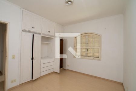 Casa à venda com 200m², 3 quartos e 4 vagas Casa à venda com 200m², 3 quartos e 4 vagasQuarto 3