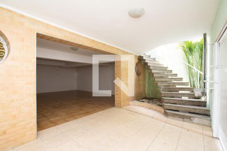 Casa à venda com 200m², 3 quartos e 4 vagas Casa à venda com 200m², 3 quartos e 4 vagasGaragem