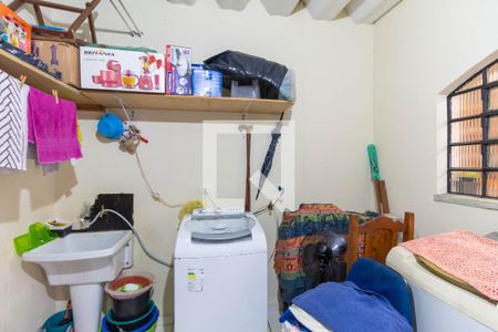 Casa à venda com 120m², 3 quartos e 2 vagasÁrea de serviço