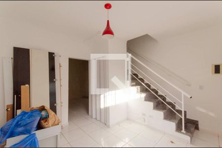Sala de casa para alugar com 2 quartos, 52m² em Vila Ré, São Paulo