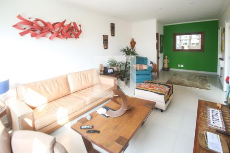 Apartamento para alugar com 120m², 3 quartos e 1 vaga Apartamento para alugar com 120m², 3 quartos e 1 vagaSala