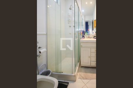 Apartamento para alugar com 120m², 3 quartos e 1 vaga Apartamento para alugar com 120m², 3 quartos e 1 vagaBanheiro da Suíte