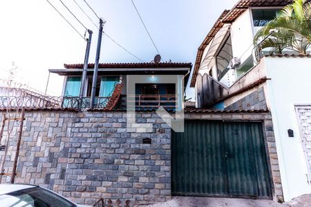 Casa à venda com 180m², 3 quartos e 3 vagasFachada