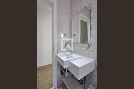 Casa à venda com 260m², 4 quartos e 8 vagasBanheiro Social 1