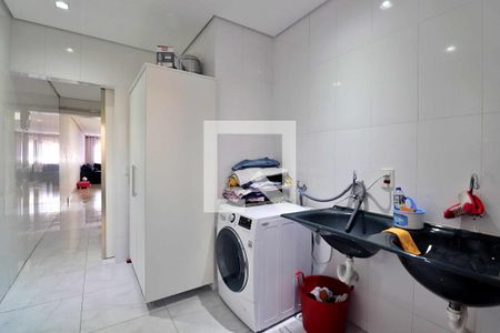 Casa à venda com 260m², 4 quartos e 8 vagasÁrea de Serviço