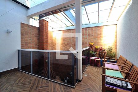 Casa à venda com 260m², 4 quartos e 8 vagasQuintal