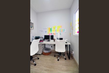 Casa à venda com 260m², 4 quartos e 8 vagasEscritório