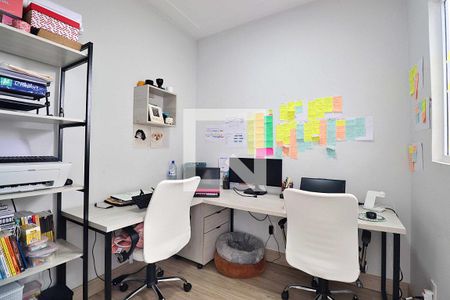 Casa à venda com 260m², 4 quartos e 8 vagasEscritório