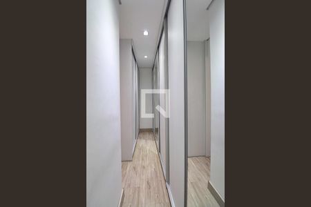 Casa à venda com 260m², 4 quartos e 8 vagasSuíte 1 - Closet