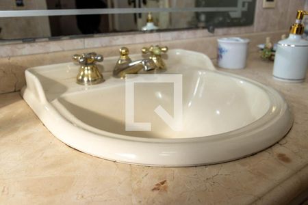 Apartamento à venda com 205m², 4 quartos e 3 vagasBanheiro