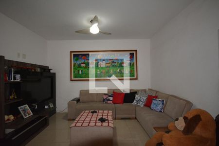 Sala de casa para alugar com 3 quartos, 200m² em Ramos, Rio de Janeiro