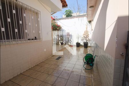 Casa à venda com 384m², 5 quartos e 4 vagasQuintal fundos