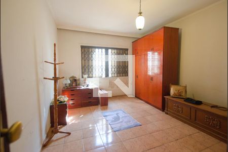 Casa à venda com 384m², 5 quartos e 4 vagasQuarto 2