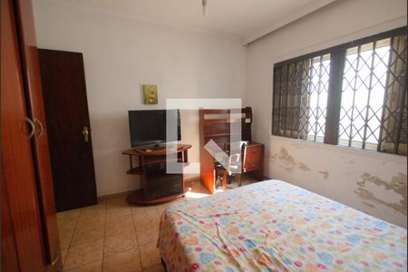 Casa à venda com 384m², 5 quartos e 4 vagasQuarto 3