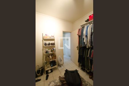 Casa à venda com 384m², 5 quartos e 4 vagasQuarto/Closet - Casa 02