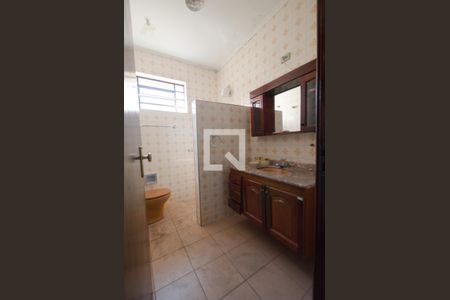 Casa à venda com 384m², 5 quartos e 4 vagasBanheiro