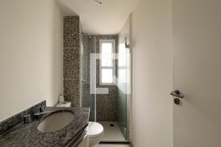 Apartamento para alugar com 69m², 2 quartos e 2 vagasBanheiro do quarto 1