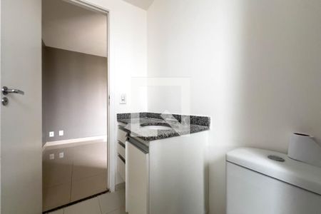 Apartamento para alugar com 69m², 2 quartos e 2 vagasBanheiro do quarto 1