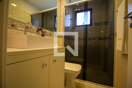 Banheiro de apartamento à venda com 3 quartos, 93m² em Barra Funda, São Paulo