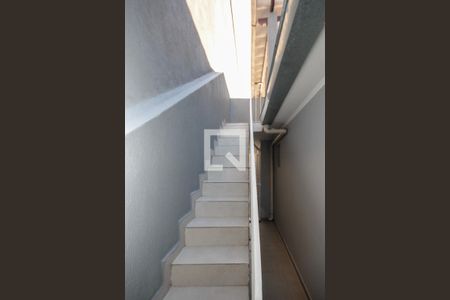 Casa para alugar com 225m², 3 quartos e 2 vagas Casa para alugar com 225m², 3 quartos e 2 vagasEscada