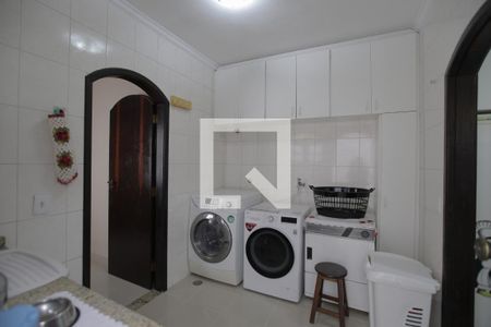 Casa à venda com 450m², 5 quartos e 4 vagas Casa à venda com 450m², 5 quartos e 4 vagasÁrea de Serviço