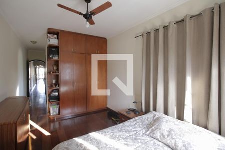 Casa à venda com 450m², 5 quartos e 4 vagas Casa à venda com 450m², 5 quartos e 4 vagasSuíte 3