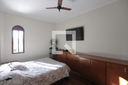 Casa à venda com 450m², 5 quartos e 4 vagas Casa à venda com 450m², 5 quartos e 4 vagasSuíte 3