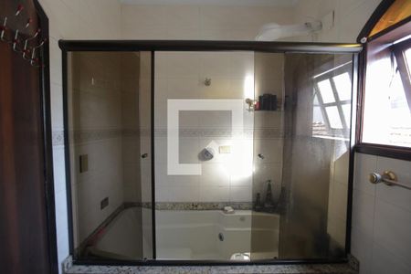 Casa à venda com 450m², 5 quartos e 4 vagas Casa à venda com 450m², 5 quartos e 4 vagasBanheiro da Suíte 1