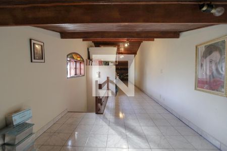 Casa à venda com 450m², 5 quartos e 4 vagas Casa à venda com 450m², 5 quartos e 4 vagasSotão