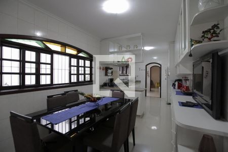 Casa à venda com 450m², 5 quartos e 4 vagas Casa à venda com 450m², 5 quartos e 4 vagasCozinha