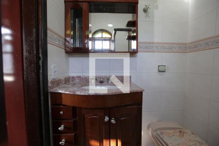 Casa à venda com 450m², 5 quartos e 4 vagas Casa à venda com 450m², 5 quartos e 4 vagasBanheiro da Suíte 2