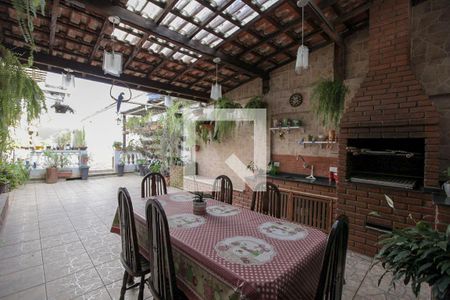 Casa à venda com 450m², 5 quartos e 4 vagas Casa à venda com 450m², 5 quartos e 4 vagasChurrasqueira